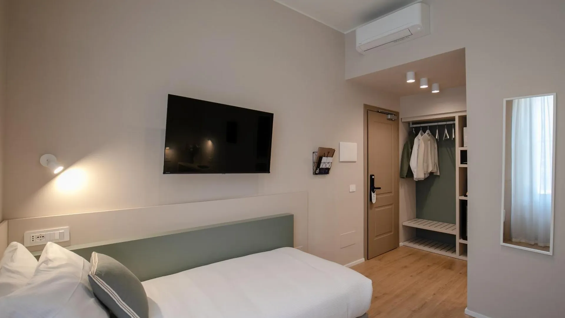 Aiello Hotels - Isola Design District Milán 0*,
